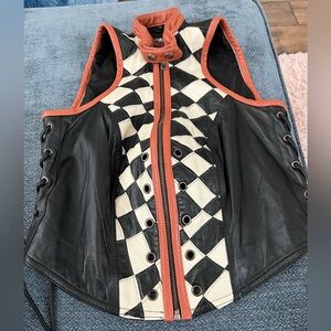 Harley Davidson Womens Leather Vest
Bustier Zipper front Sz Medium. Runs Small